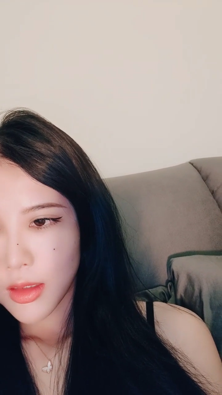 [直播] 模特小骚货 炮友干废了自慰 4小时激情不断 丁字裤美腿黑丝 假屌各种姿势抽插 手指插入猛扣