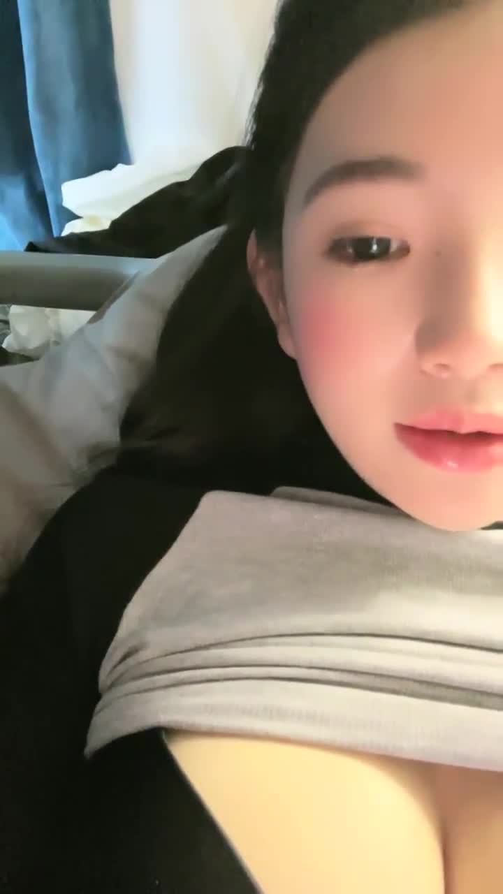 [直播] 重磅 G奶校花下海   纯到爆炸 【大二学妹】 宿舍脱光 天然白虎馒头穴 小穴超肥 奶子又大又软  5