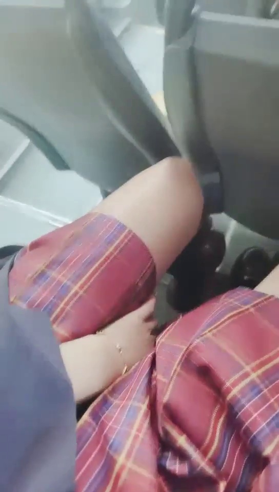 [直播] 推荐 玩得就是心跳 【了了】 美女戴着跳蛋 坐公交车 户外露出 大黑牛喷水 真实刺激紧张不已  5