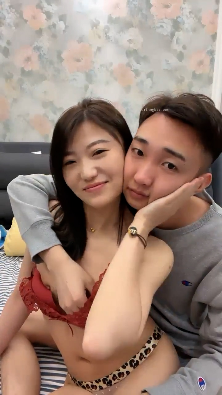 [直播] 【情侣】【圆圆与多多】合集 闷骚情侣的淫乱逗比日常 纯天然无修饰美女 难得的精品女神  3