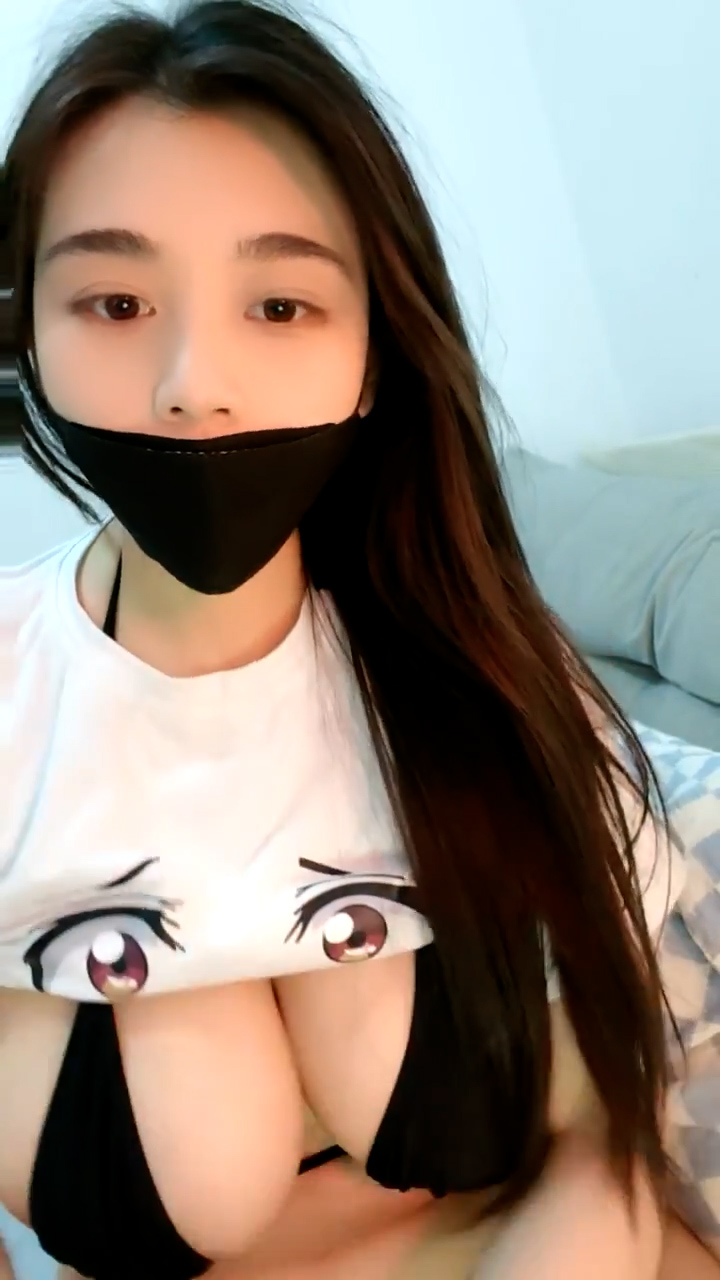 [直播] 兄弟们 这奶子好大啊   【鱼幼微】 道具自慰   疯狂喷水 水柱从逼逼射出 量大管饱 只能说好牛逼  4