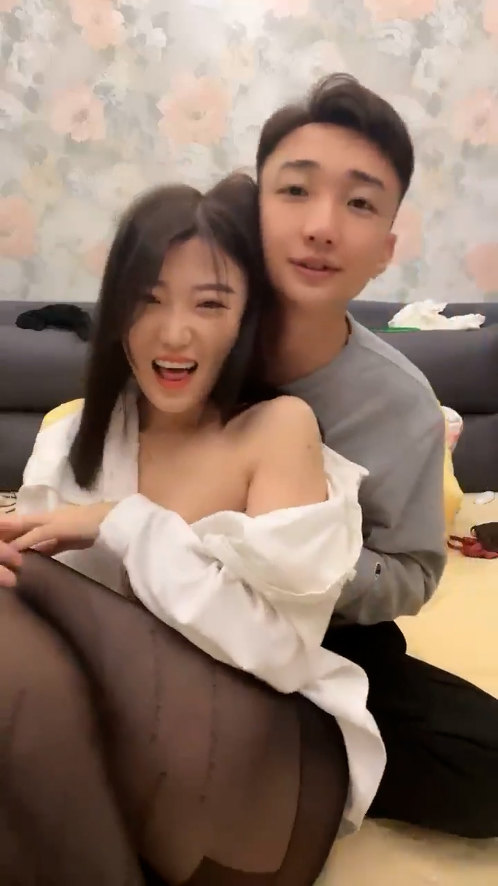 [直播] 【情侣】【圆圆与多多】合集 闷骚情侣的淫乱逗比日常 纯天然无修饰美女 难得的精品女神