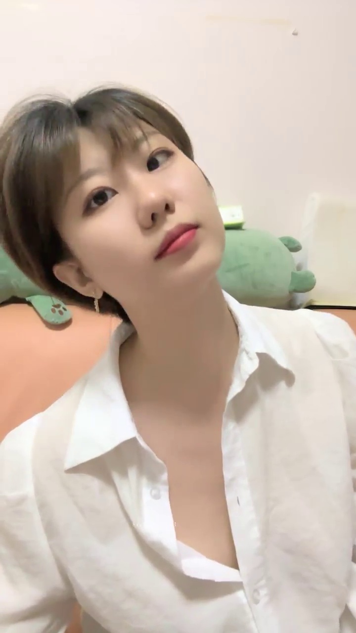 [直播] 温柔淑女 山西短发气质人妻 【甜橘子】 皮肤白皙 稀疏的阴毛 红红的逼 别有一番韵味 让人心动