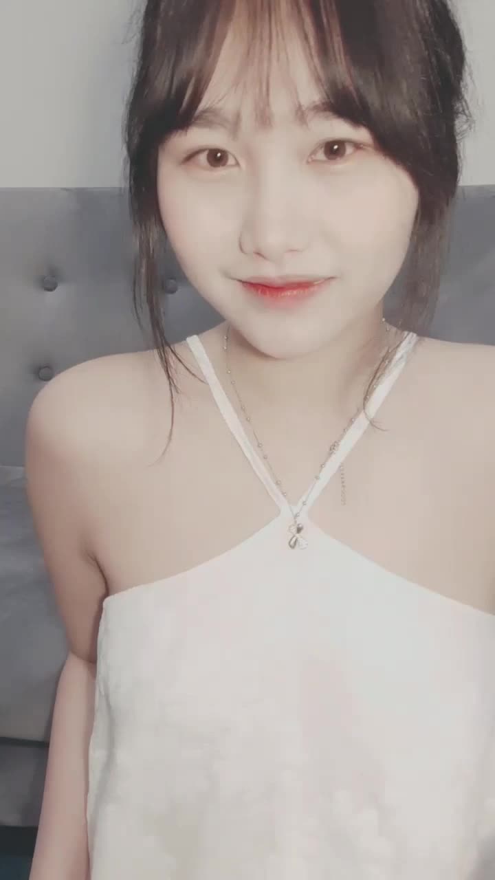 [直播] 新人 清纯校花 好像是学摄影的 【鸭鸭】 很少上线 还买了单反相机 100%恋爱感觉  10