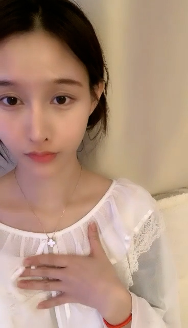 [直播] 近期最火的女神 【樱桃】 舞蹈专业出身 明星级别颜值 极品美乳 小逼逼真干净  8