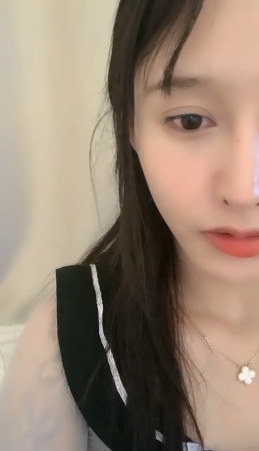 [直播] 近期最火的女神 【樱桃】 舞蹈专业出身 明星级别颜值 极品美乳 小逼逼真干净  7