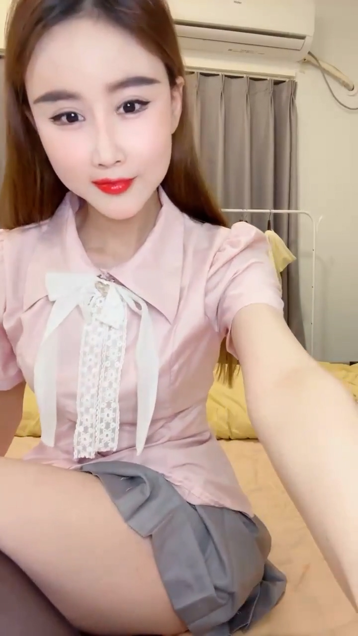 [直播] 新人 网红脸女神被干了   【草莓酱酱】狂射一身   爽死了 颜值满分 肤如凝脂 勾魂的小尤物  3