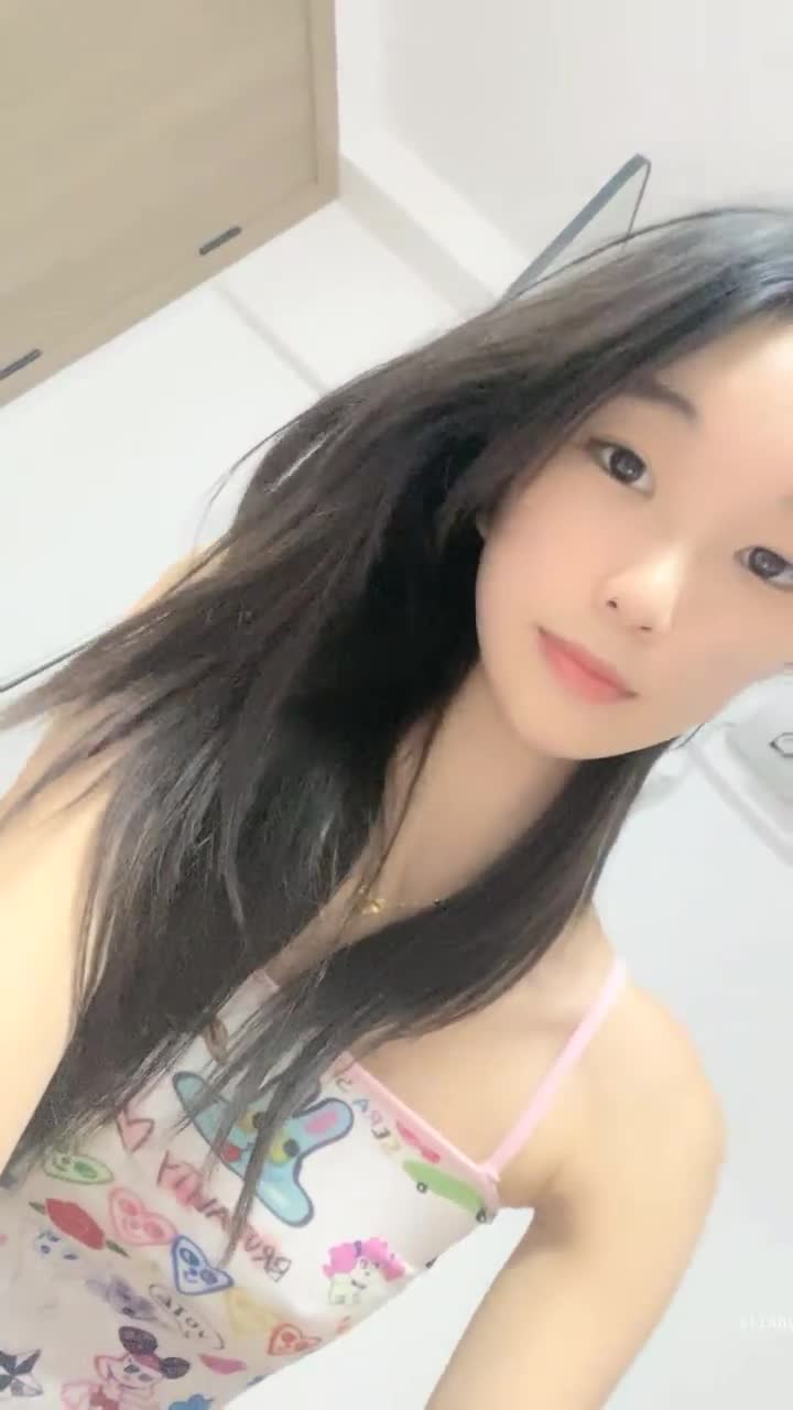 [直播] 校花下海 身材简直YYDS 【番茄炒蛋】 这小腰 小屁股 扭得让人心痒痒 正是最好的年龄  3