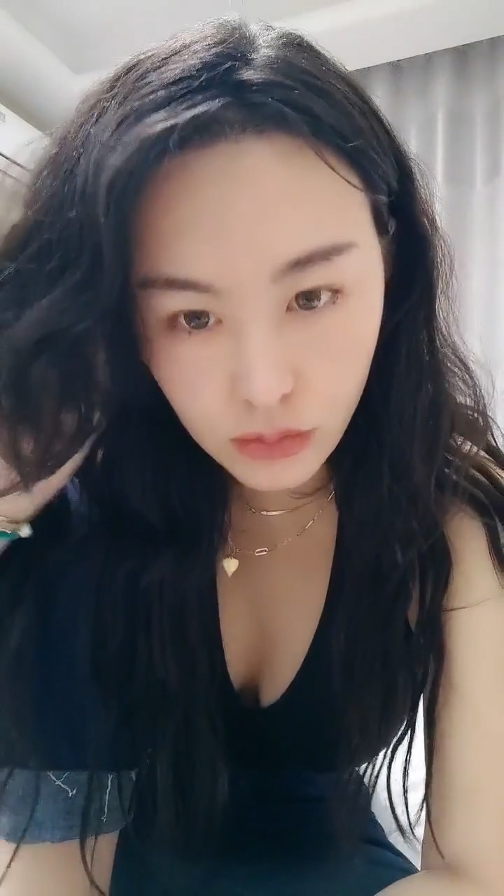 [直播] 新人御姐 超级漂亮   【大白兔乖乖】啪啪自慰   气质一流 最有气质 最有味道 女神在此