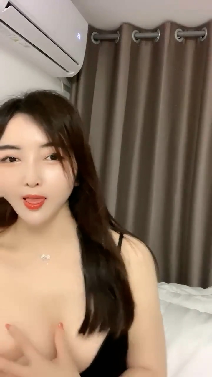 [直播] 新人 美胸御姐被干了   【你的女人】又骚又御 最让男人心动的类型 脸蛋 奶子 好评好评  5