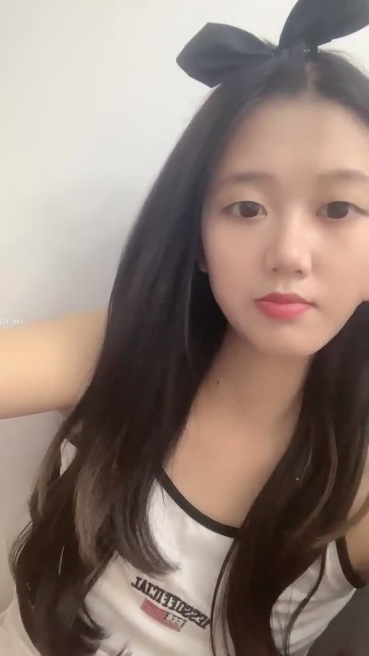 [直播] 新人绿播下海 【达咩小瑜】 逆天颜值 关注了好久 终于在金钱面前败下阵来 不负所望  4