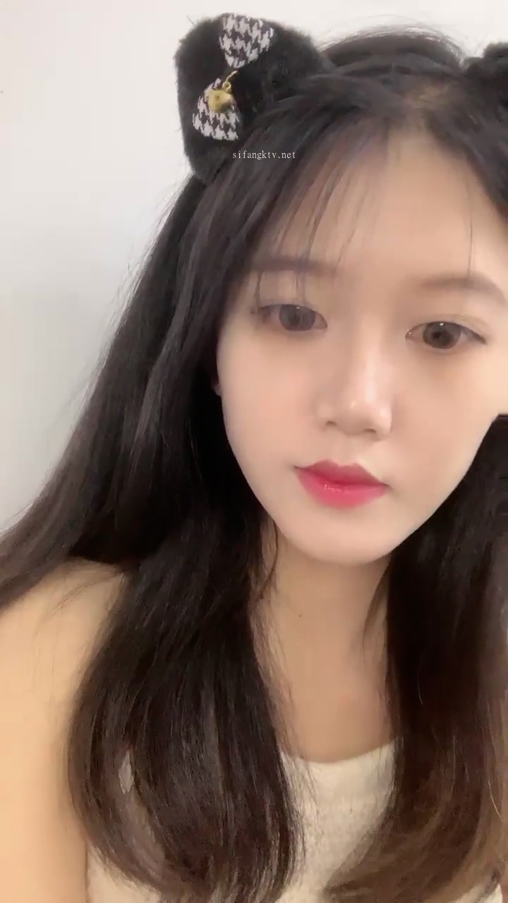 [直播] 新人绿播下海 【达咩小瑜】 逆天颜值 关注了好久 终于在金钱面前败下阵来 不负所望  3