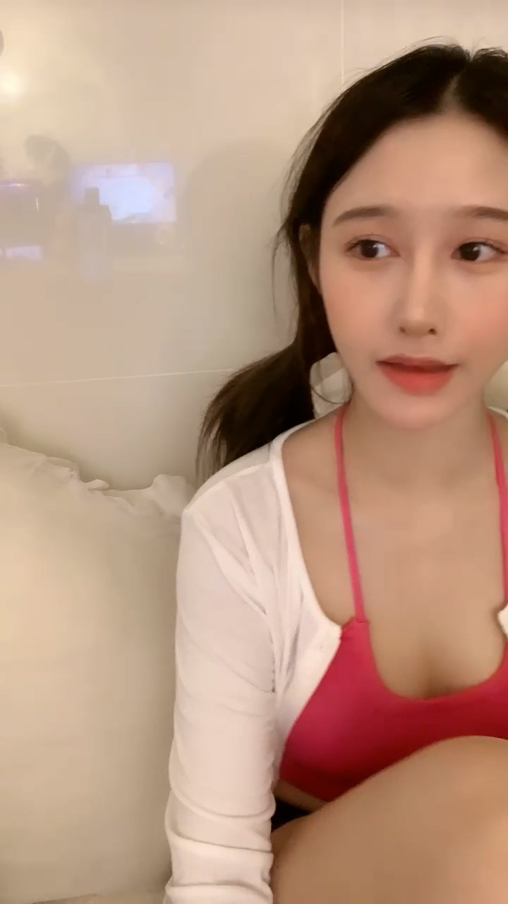 [直播] 近期最火的女神 【樱桃】 舞蹈专业出身 明星级别颜值 极品美乳 小逼逼真干净  2