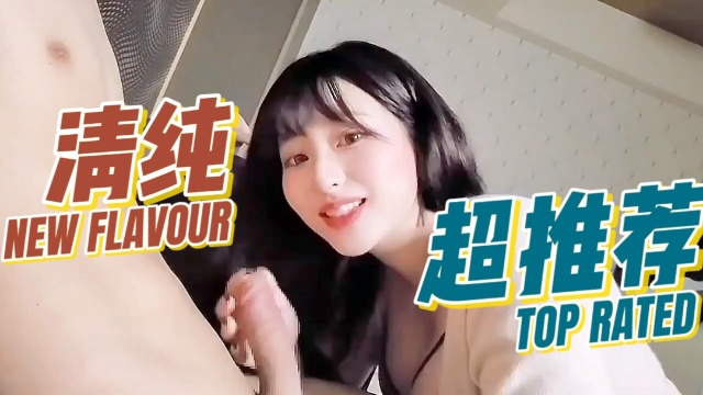 美女女主播主动调戏舔鸡巴。