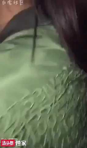 天台校园霸凌，凌辱女同学，疯狂耳光！