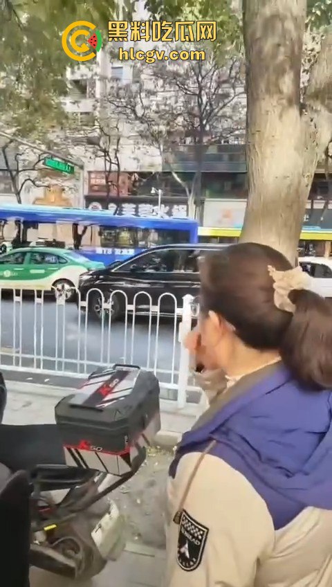 兰州公交车失控酿大祸，狂撞多车现场如战场！4人受伤，目击者吓到腿软！