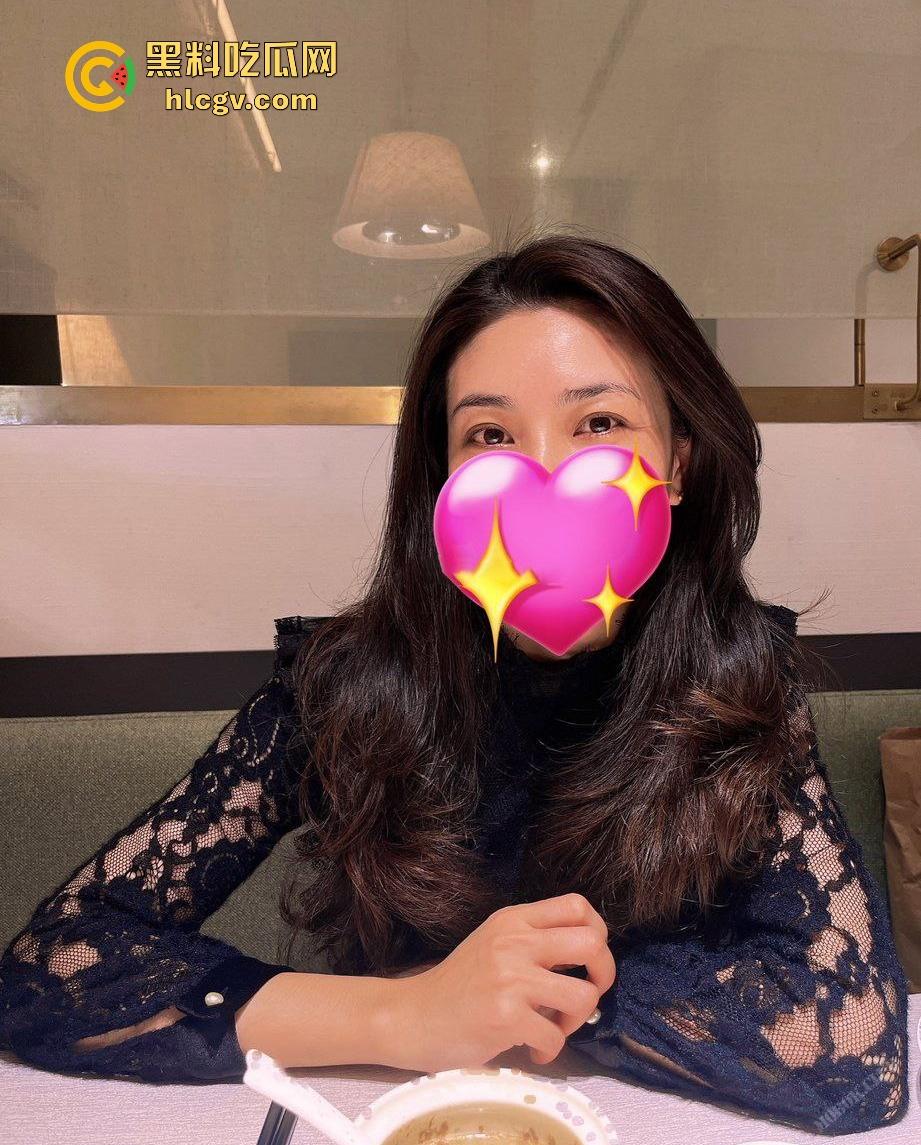 厦门极品御姐【夏青青】黑森林3P狂欢！骚母狗私拍曝光，姿势骚得让人顶不住！