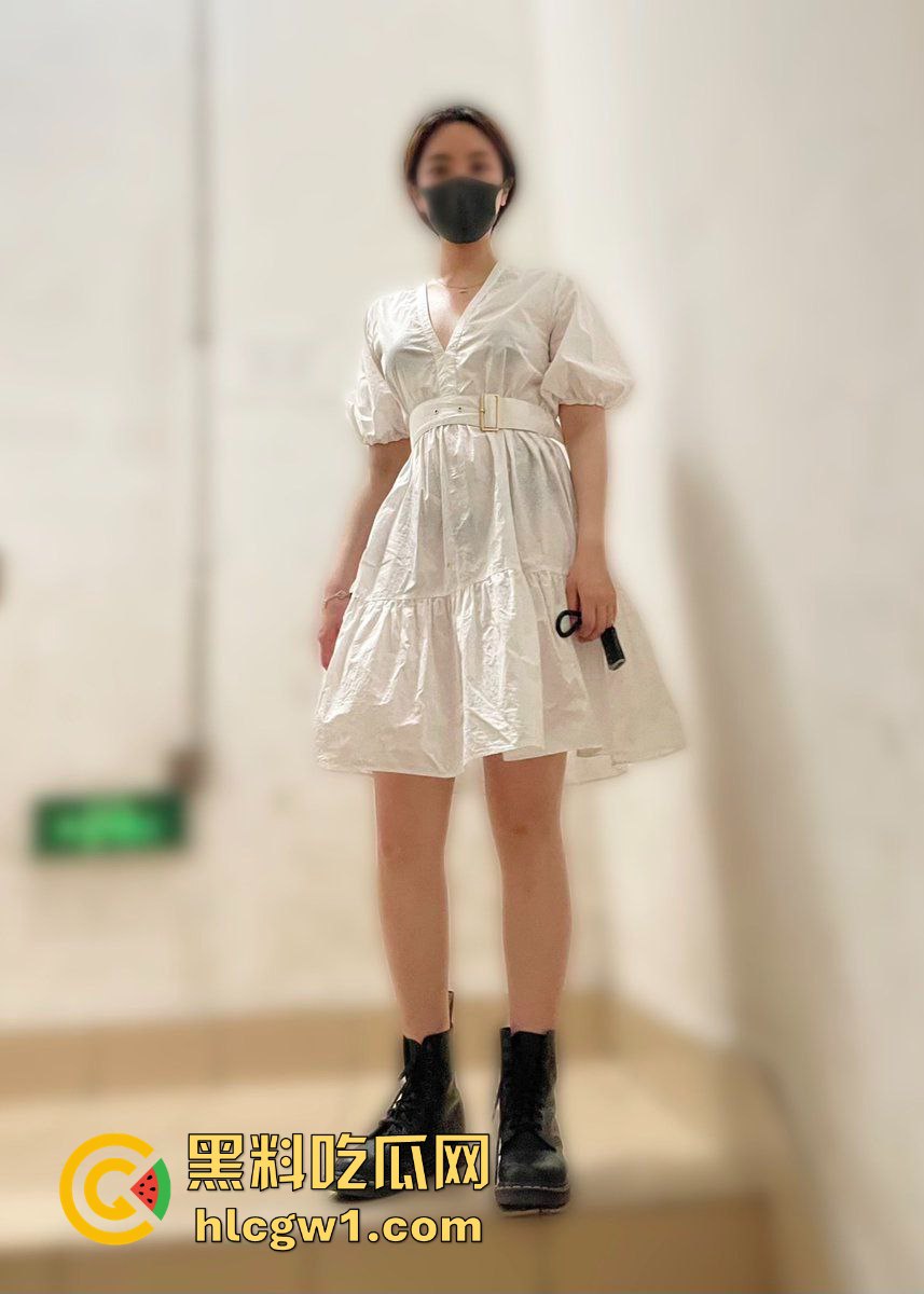 独家猛料！对门人妻少妇怕【蒋婷婷】竟是极品白虎，瓜友约炮被顶到不行，BUFF全开直接爽翻天！