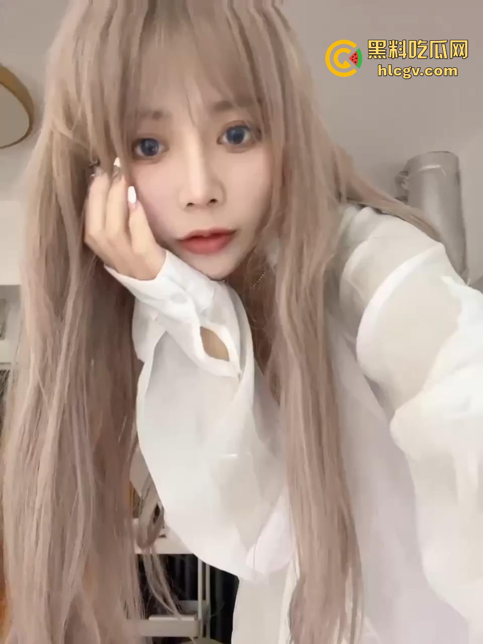 南宁精神小妹【崽崽】露脸私密照流出！性爱啪啪调教全曝光，美颜一掉吓得人魂都飞了！