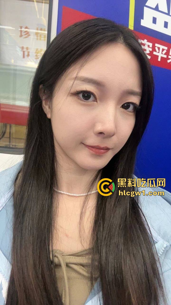 上海科技大学研究生【范冉】私拍！高冷女神表面装清纯，背地却是个随时能约的骚母狗！