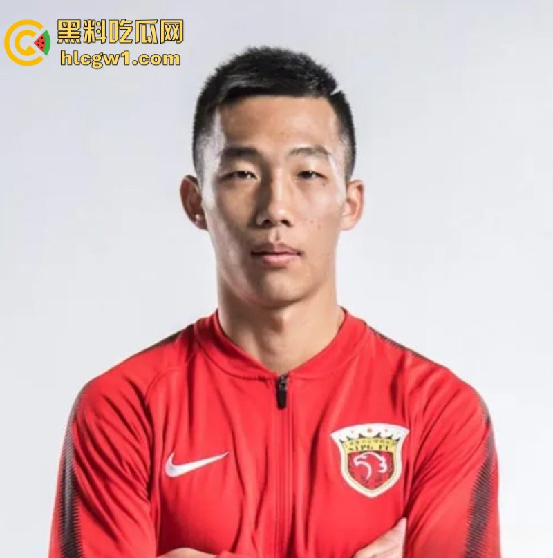 国足队员【贺惯】被爆双飞母女 老少通吃 把人家老妈操得起不来床 牛逼！