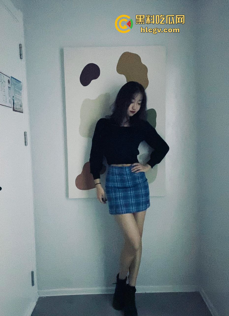 约炮理想汽车销售【田淑君】，镜子前紧盯小嫩逼羞耻被操翻，床上骚得像条狗，业务不愁没人要！