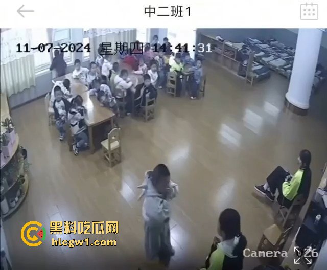 安徽六安幼儿园惊爆虐童丑闻！监控曝光老师暴打多名孩子，家长怒报警！