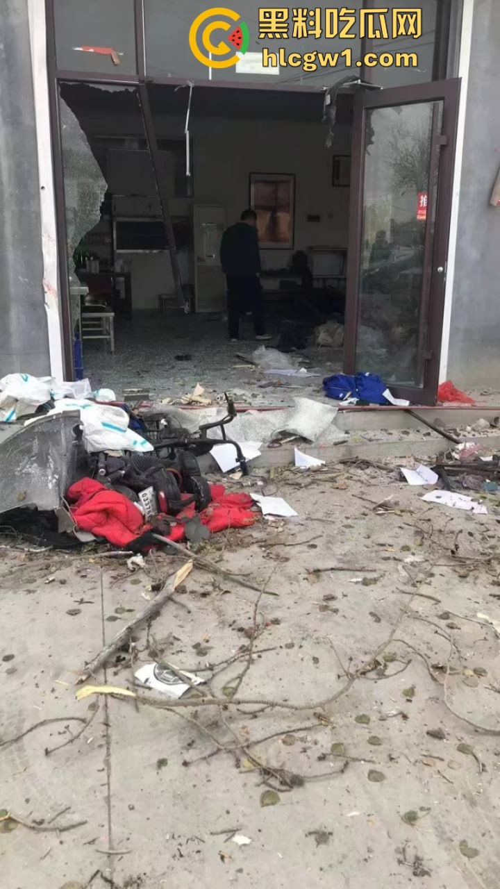 山东滨州一油罐车当街爆炸 肠子脑浆散落一地 人都炸烂了 现场无码视频流出 血腥慎入