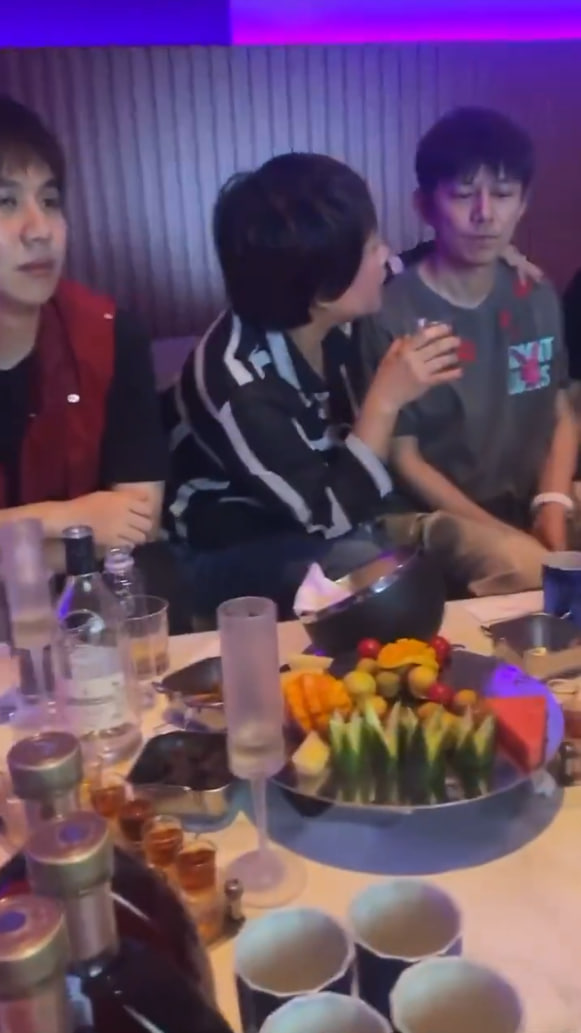 何炅KTV陪酒视频流出