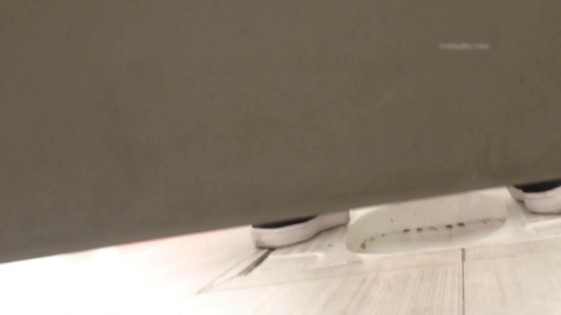 写字楼TP土黄上衣长发美眉嘘嘘