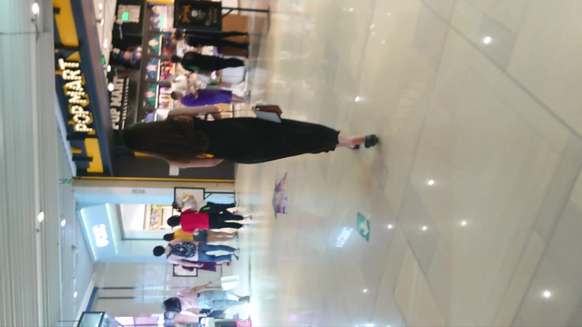 闪超绿长裙极品美眉