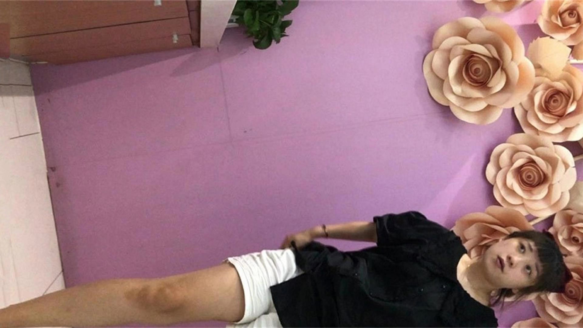 商场女厕偷拍 两位可爱的短发美女 肥臀肥鲍鱼 心动