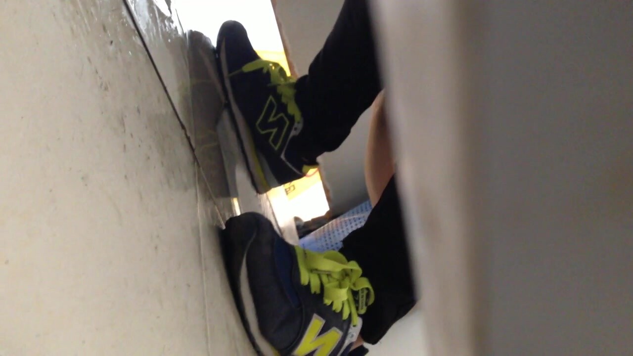 疑似月经的运动鞋