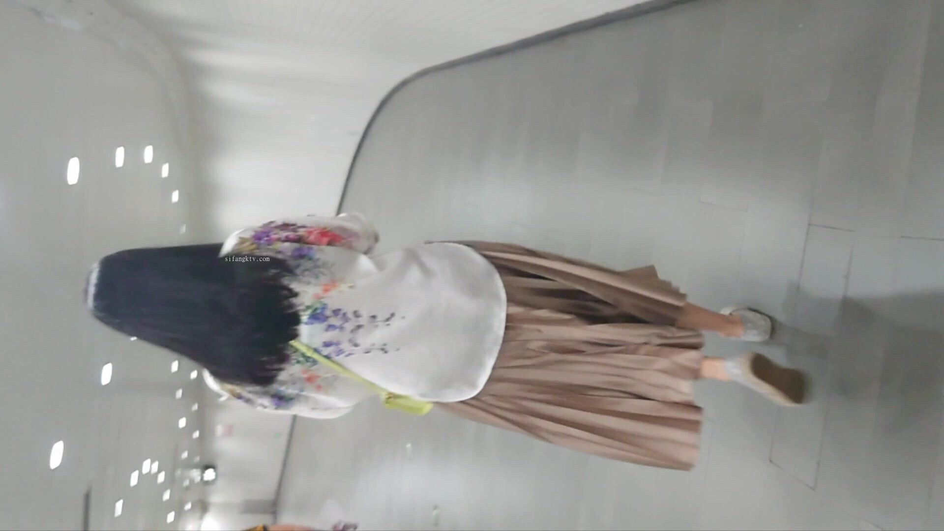 长裙丁内极品小妹