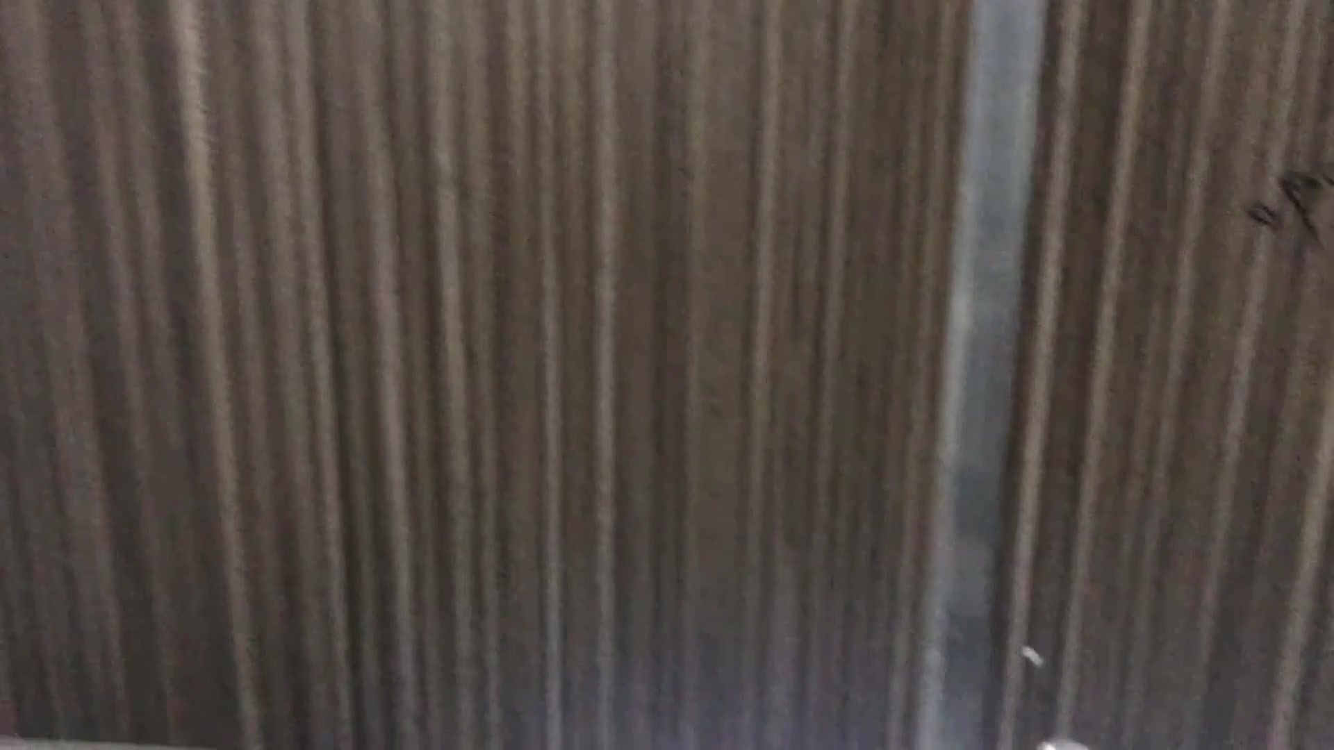 路边公厕TP美女两次嘘嘘