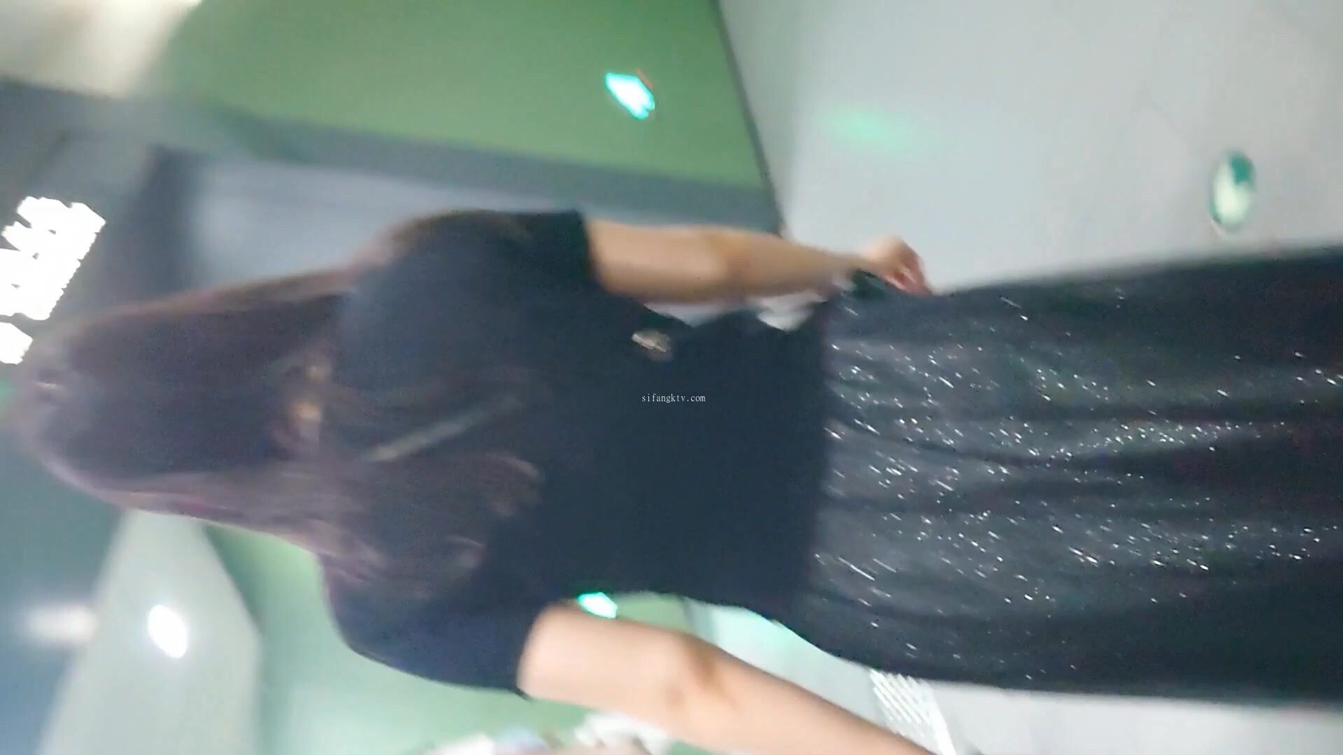 黑长裙极品小妹