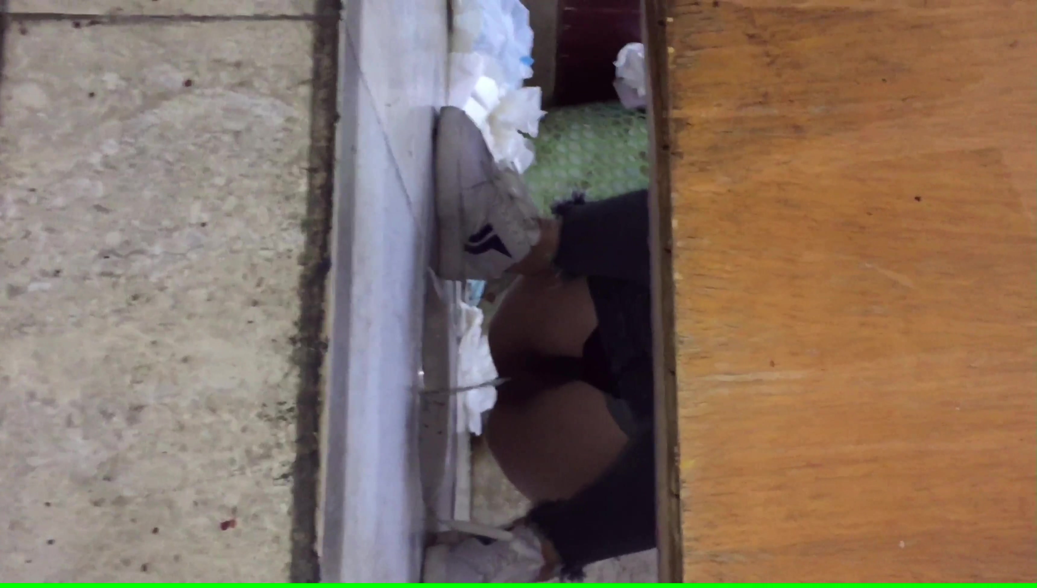 大神四处闲逛偶遇气质美女 一路尾随终于得手