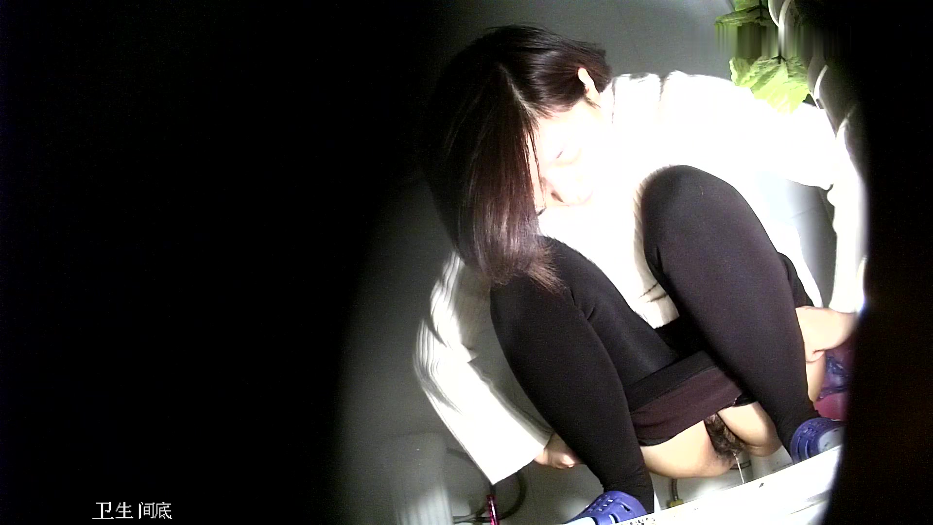 短发美女来两次均被收录 茂盛的穴毛乱糟糟