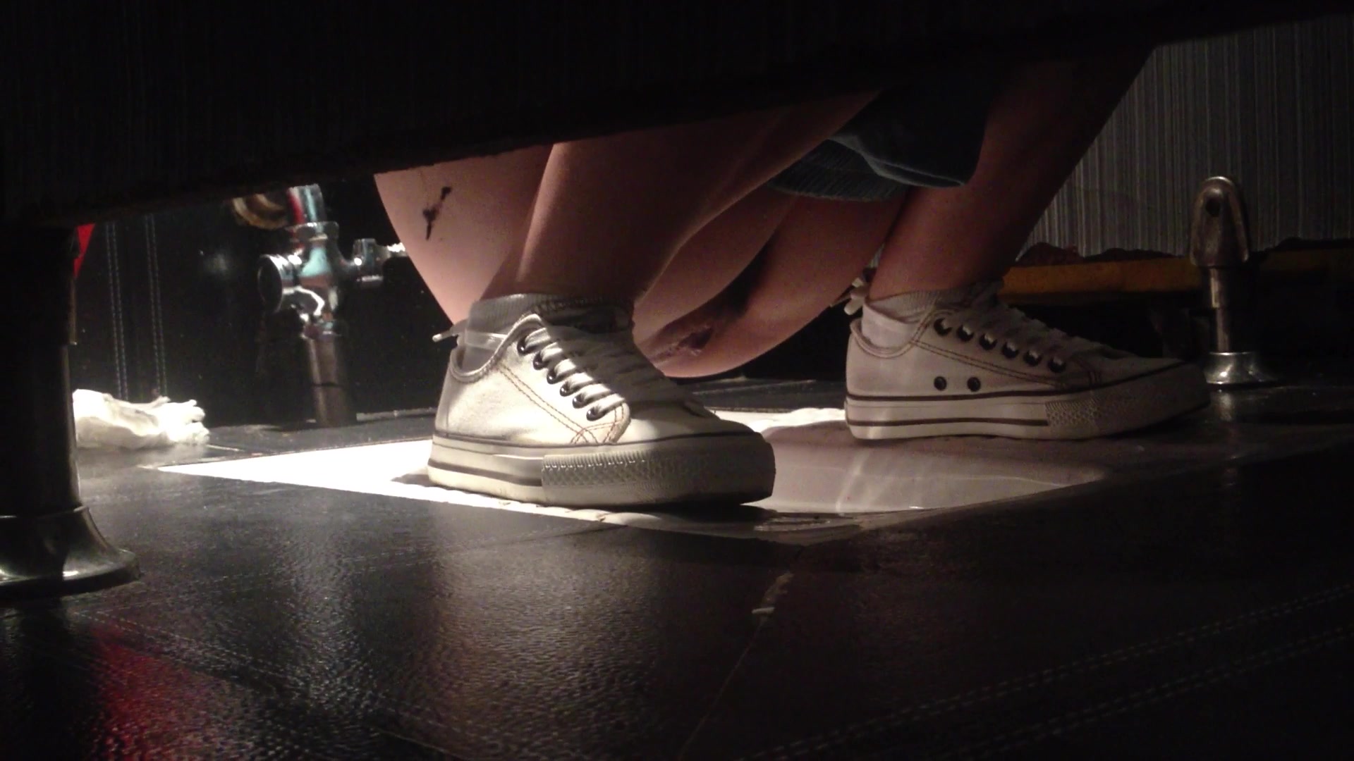 长沙某地精品酒店女厕偷拍11部合集 (6)