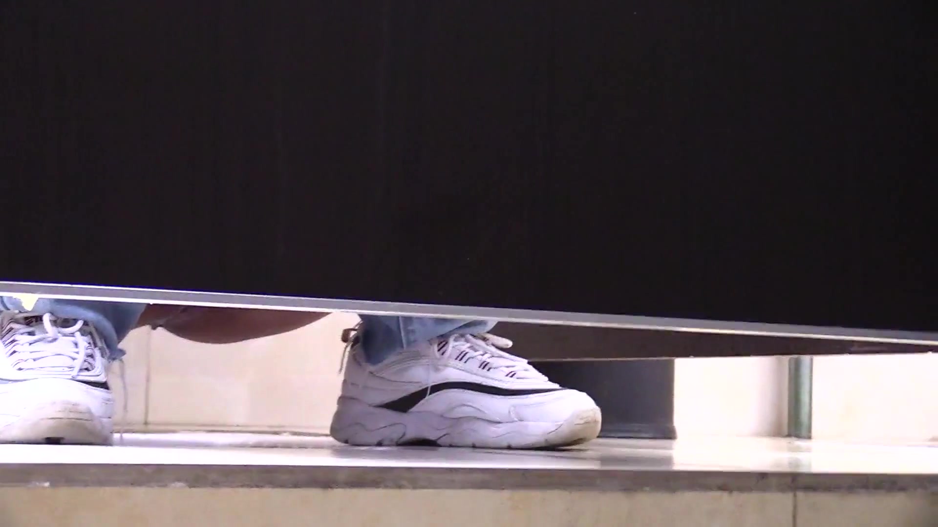 青春学艺术美眉刮过毛毛的嫩穴