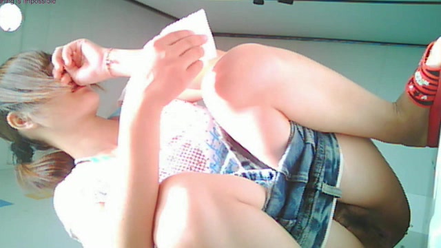 全景后拍犀利的角度后拍极品学妹嘘嘘