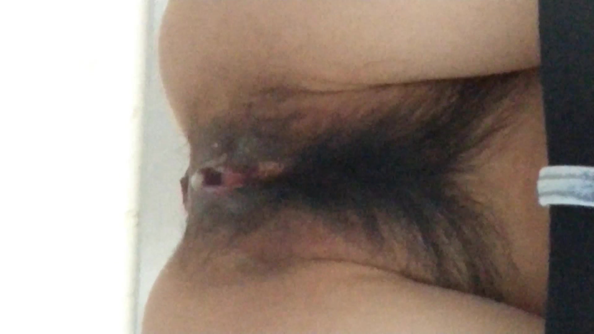 大神等公交看到一个漂亮妹子 一路尾随跟踪终于见到了她的私密花园