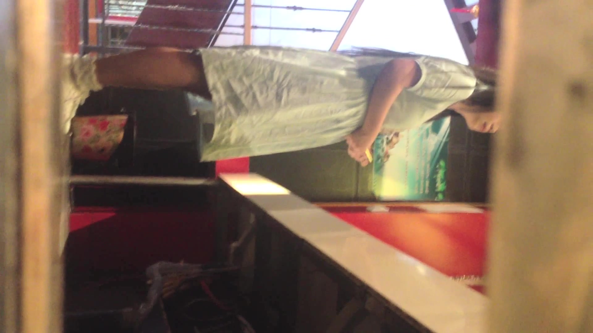 长沙某地精品酒店女厕偷拍11部合集 (7)