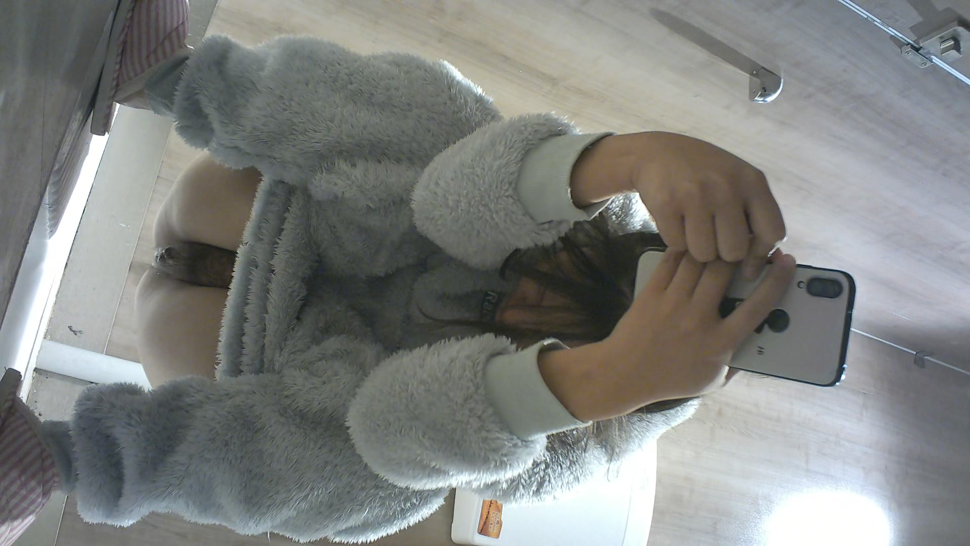 商场偷拍可爱妹子粉嫩的鲍鱼