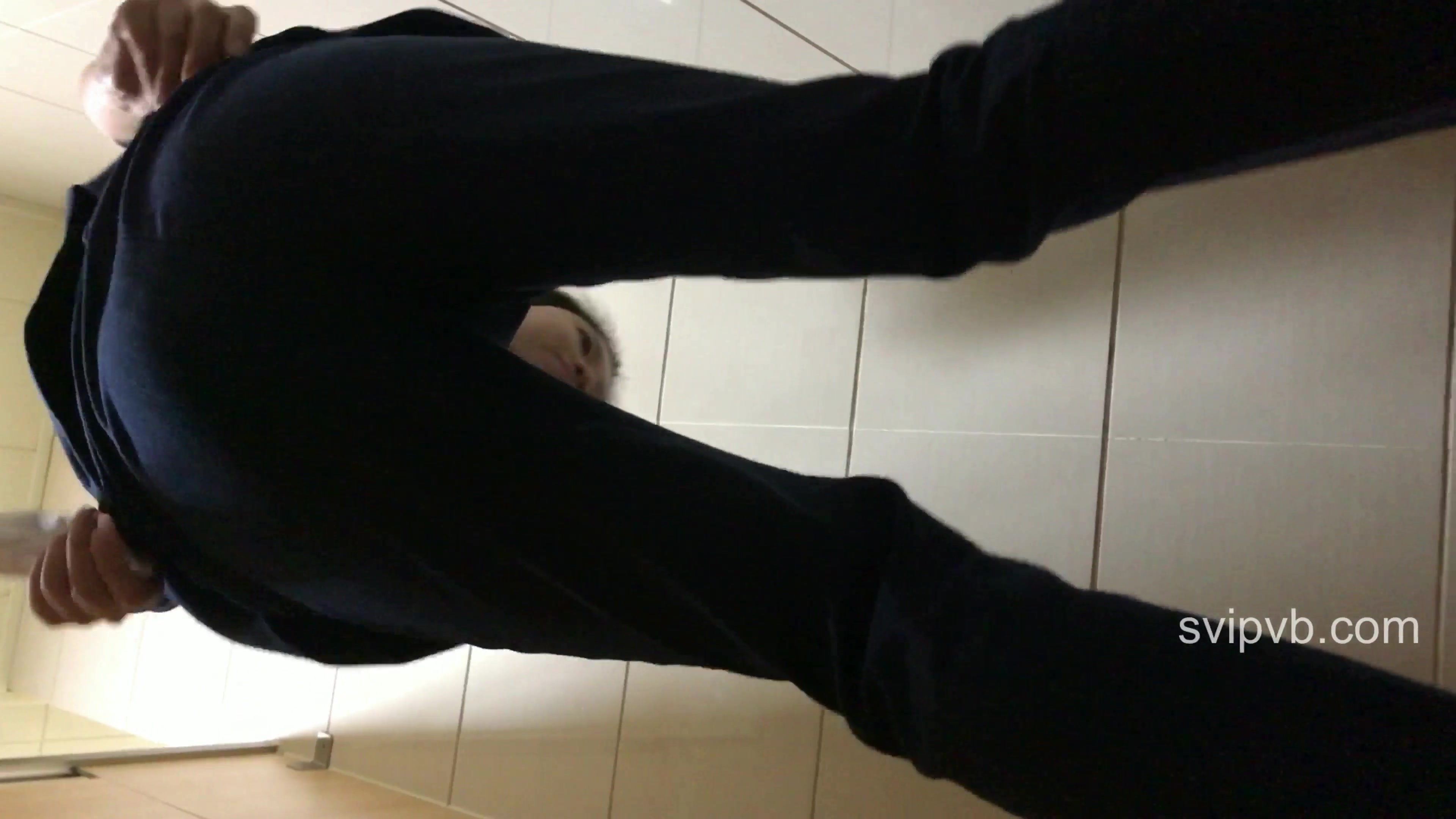 酒店后拍 制服性感小美女 圆滚的大屁屁 妖娆多姿的臀型