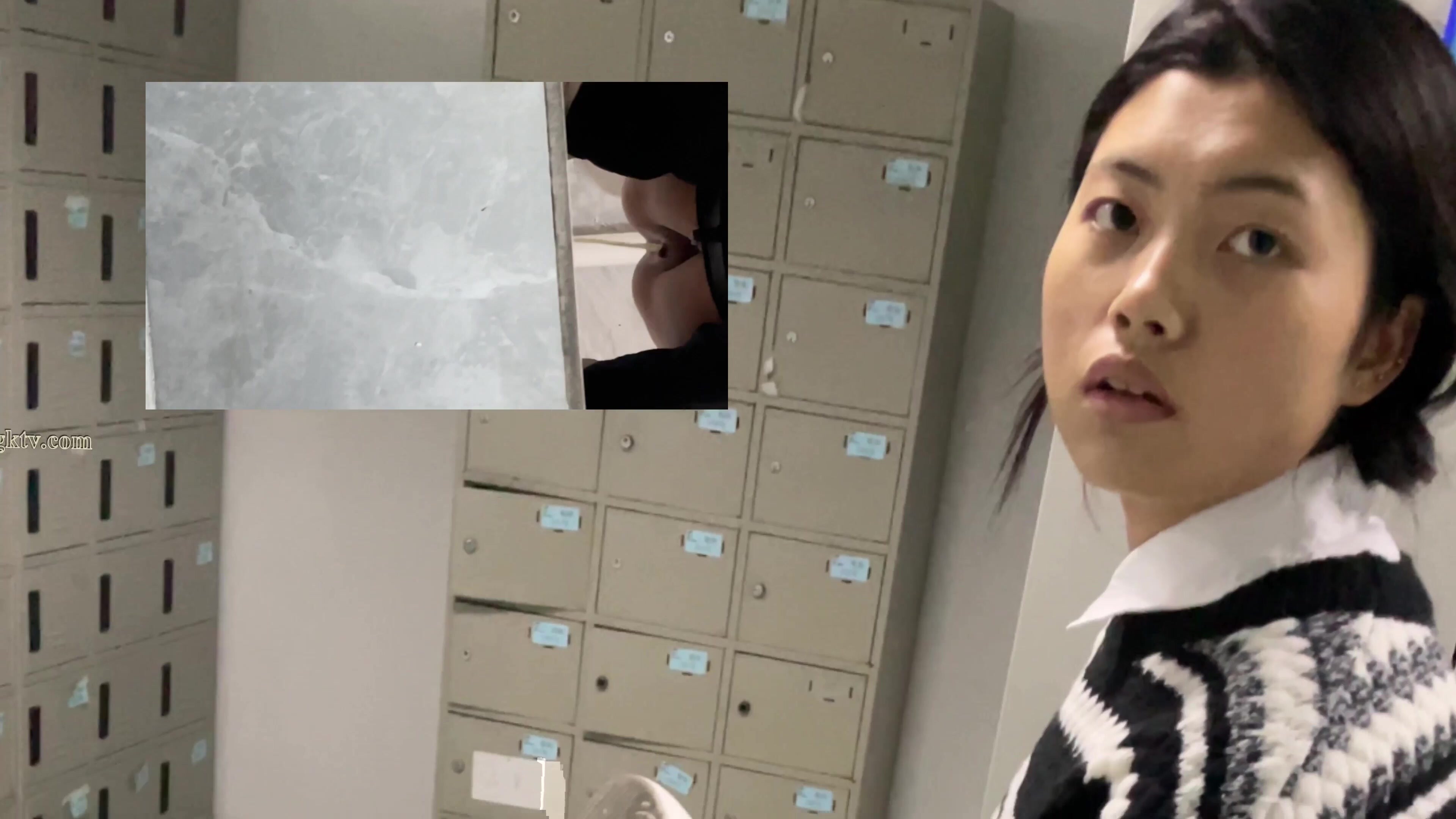 大神潜入办公楼偷拍年轻的美女职员的肥美大鲍鱼