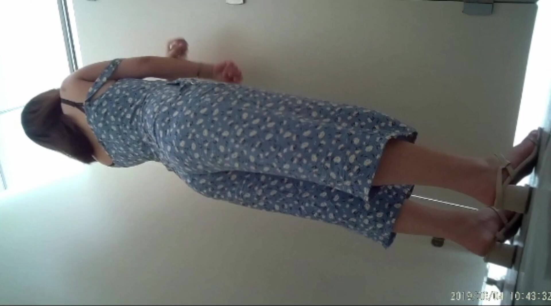 裙裤靓妹脱光光2