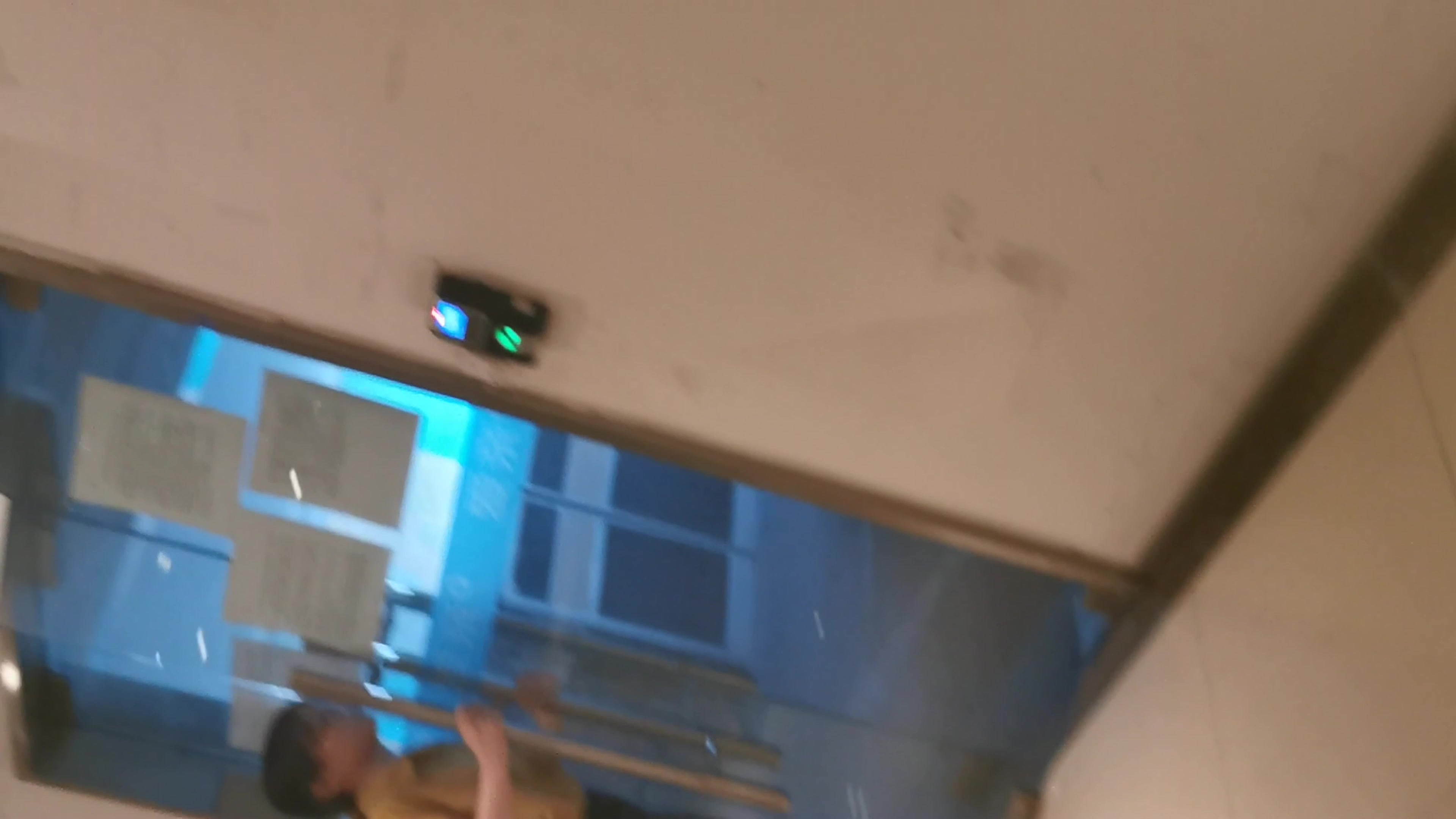 暑假打工眼镜学妹