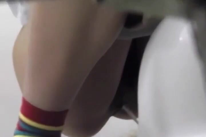 最新座盗市便所上下左右刁钻角度拍摄美女如云，大白臀嫩B恨不得直接怼进去(伊拉克战损版）（5）