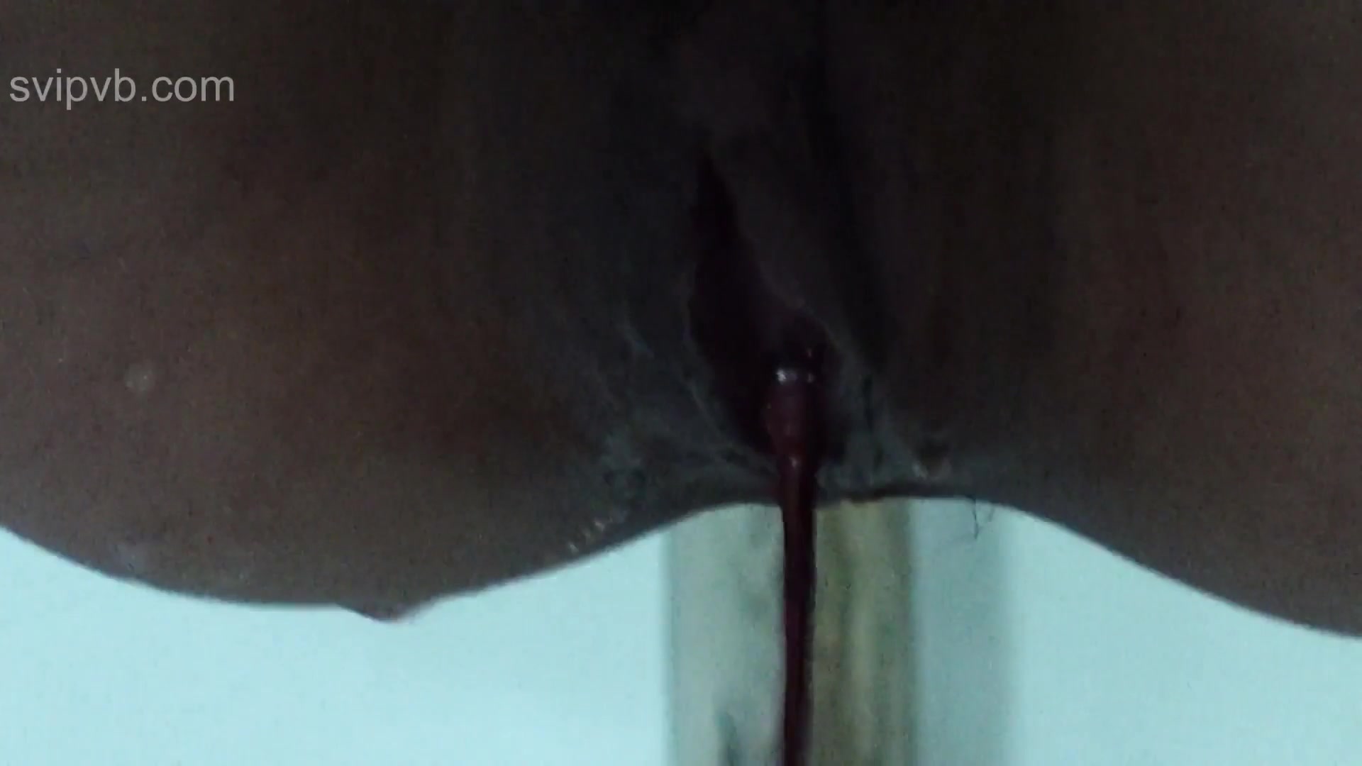 偷拍牛仔裤美女来姨妈了